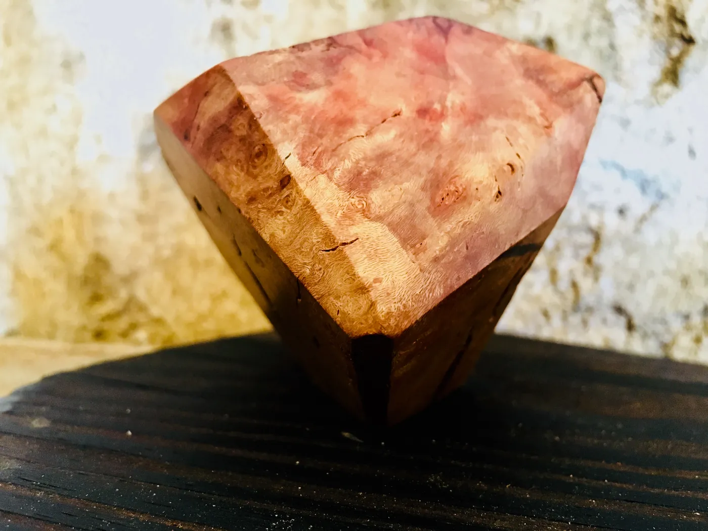 Faceted briar piece, close-up